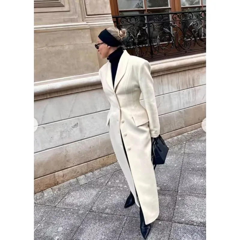 A New Versatile Winter Women's Coat with A Lapel Button-down and Pocket Decoration Featuring Popular European and American Style