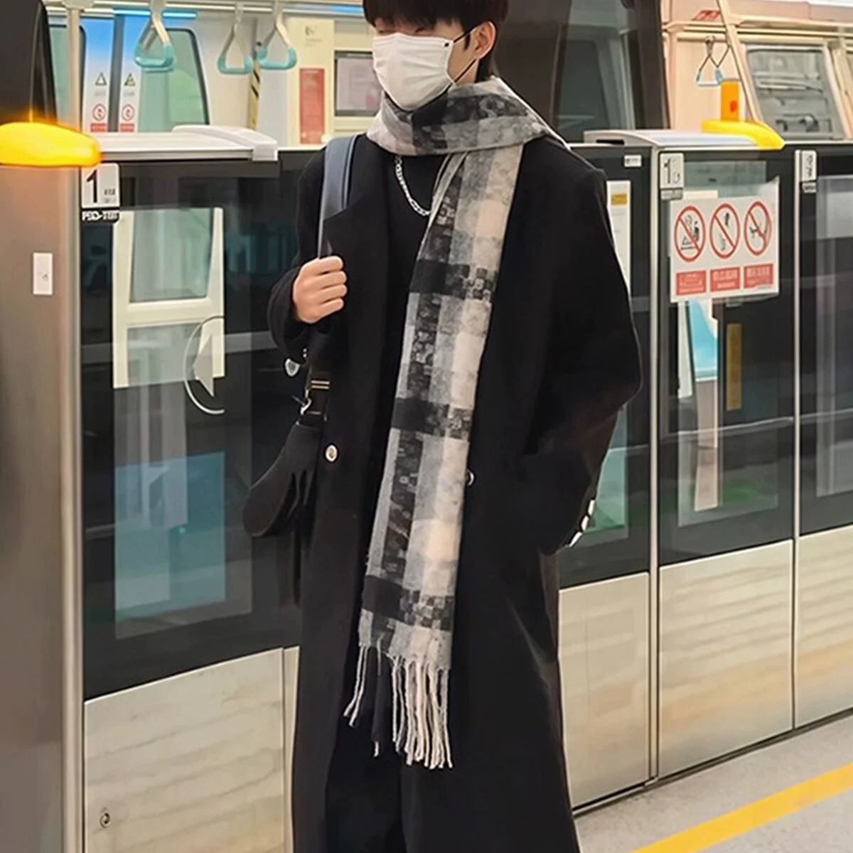 

Мужские джинсовые тренчи для танцев, легкая итальянская верхняя одежда, французский оригинальный оверсайз, вязаные, с цветными вставками, модные, весенние, в стиле Ins