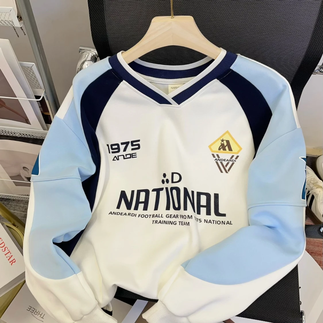 

Свободная женская толстовка с V-образным вырезом, тонкая, осенняя, в американском студенческом стиле, большой размер, удобная, повседневная верхняя одежда