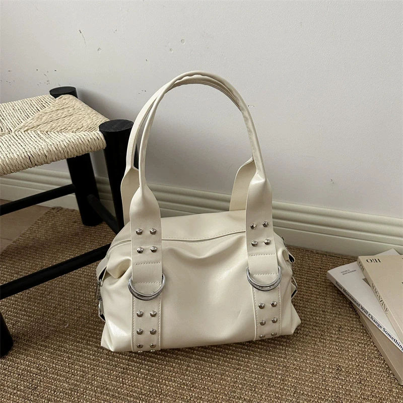 High Quality PU Leather Women's Shoulder Bag Large Capacity Y2K Underarm Bag Fashion Rivet Handbag Women Daily Outfits