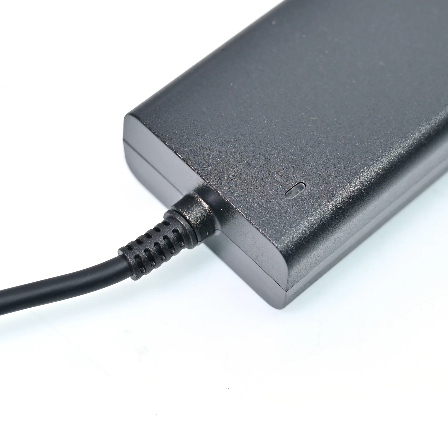 100W 12V-24V Uniwersalna ładowarka samochodowa USB-C PD 5V 9V 12V 15V 3A 20V 5A do Mac, laptopów, tabletów, smartfonów HP DELL ASUS LENOVO