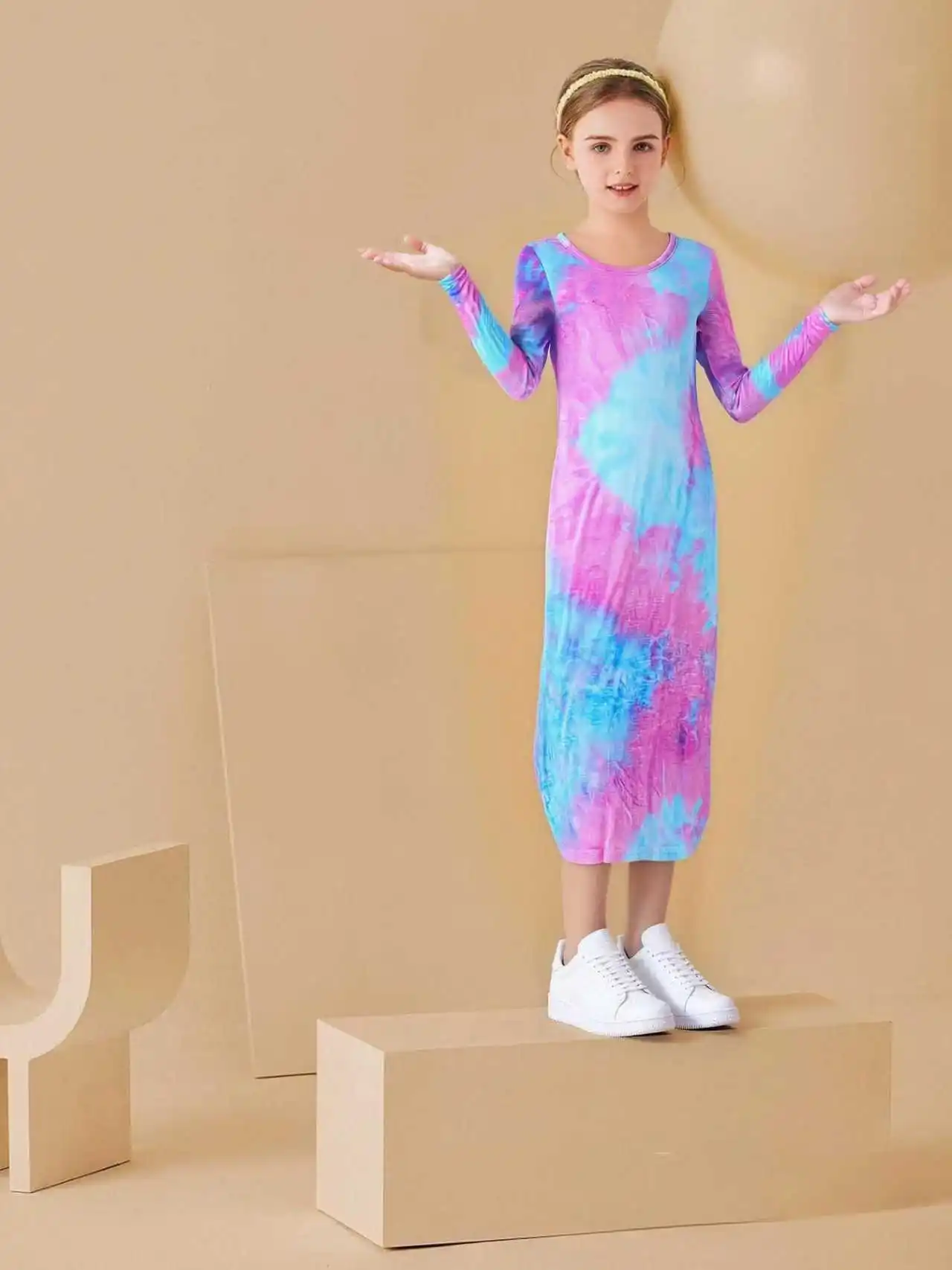 

Girls' Long-Sleeved Dress, Spring and Autumn Style, Mid-Length, Slim Fit, Fashionable and Stylish, Girls' Clothing with Random Print and Dye Placement