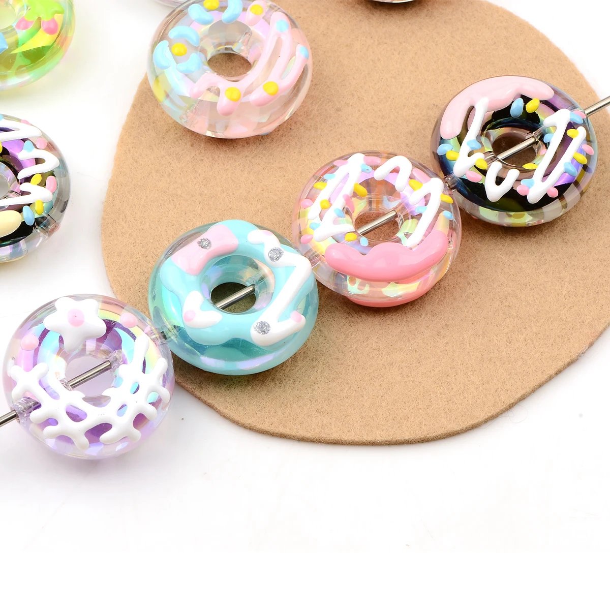 5 Pcs Random Color Creative DIY Donut Beaded Loose Beads Making for Jewelry Ornaments Key Chain Beaded Pens DIY