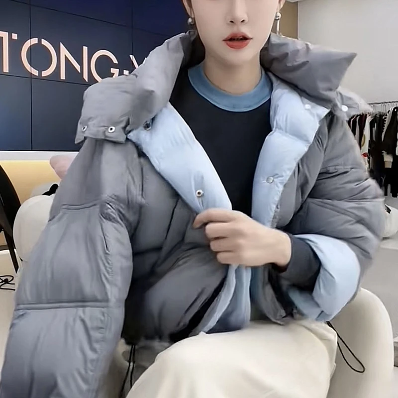 

Женская утепленная куртка-пуховик с капюшоном в корейском стиле, с цветными блоками, теплая верхняя одежда, длинный рукав, стандартная длина, белая, на пуху.