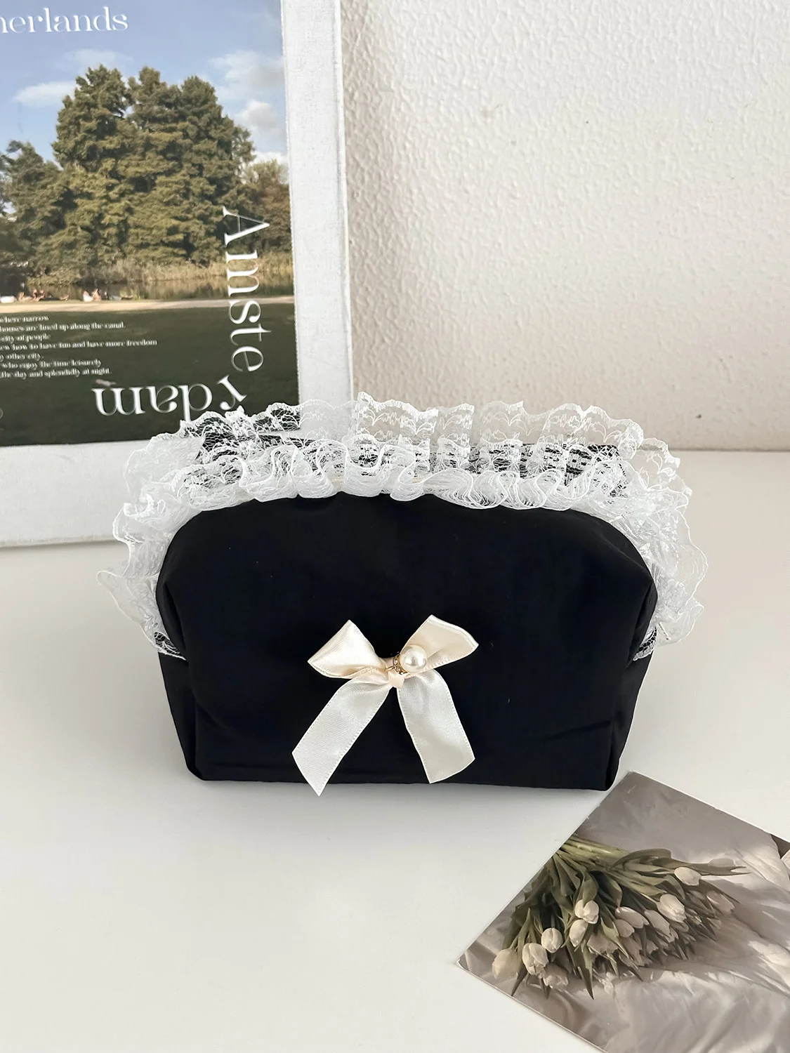 YT Exquisite and Compact Lipstick Coin Purse Portable Pencil Case for Students with Lace Trim and Quilted Interior Storage Bag