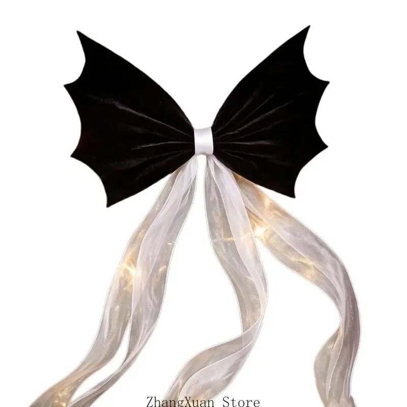 Dunkler, saisonaler Fledermaus-Baumschmuck mit schwarzem Stoff und langen, durchsichtigen Luftschlangen für die – Detail 8