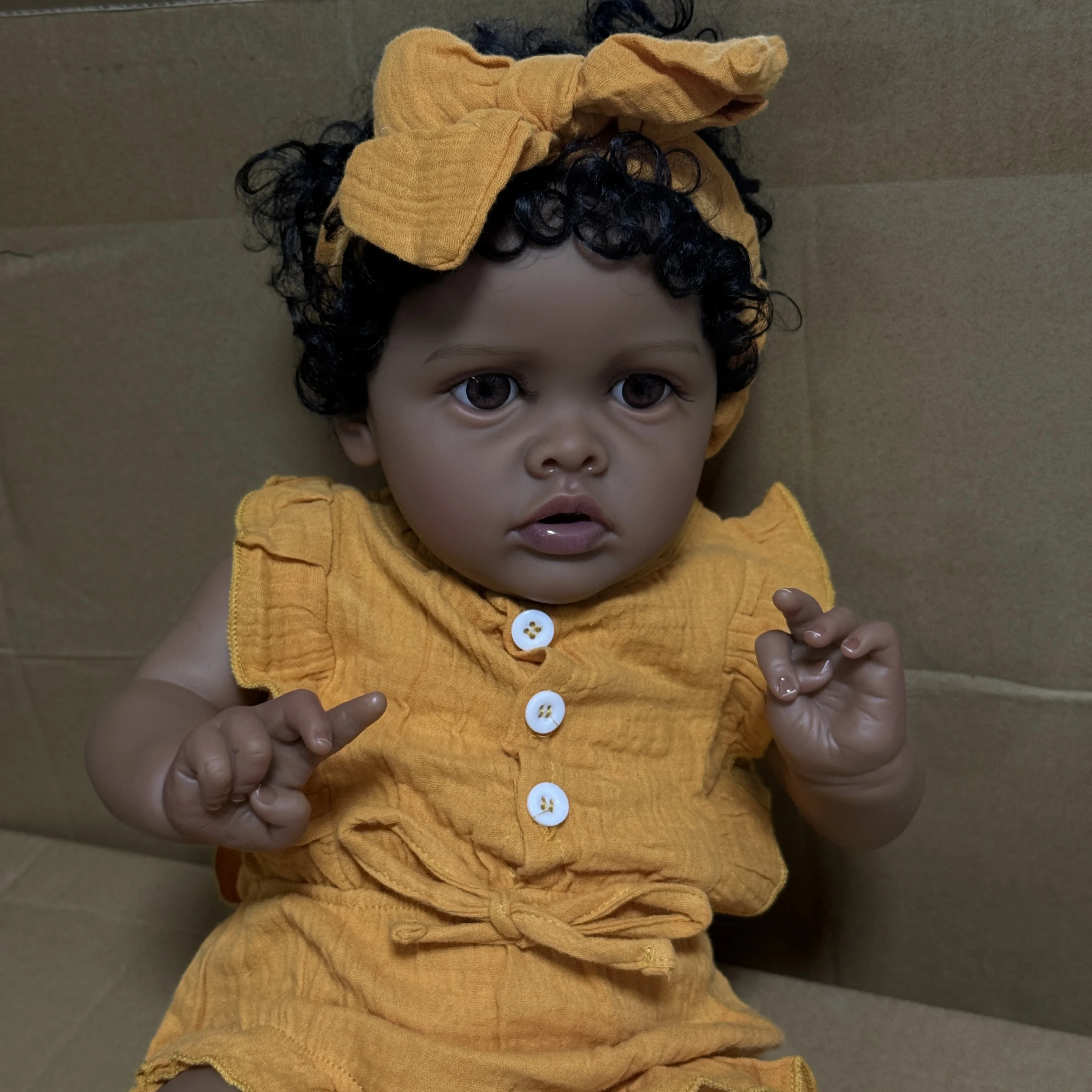 

55CM Reborn Benjamin in Dark Skin Realistic Baby High Quality Handmade Real Looking with Hand Root Curly Hair Gifts for baby