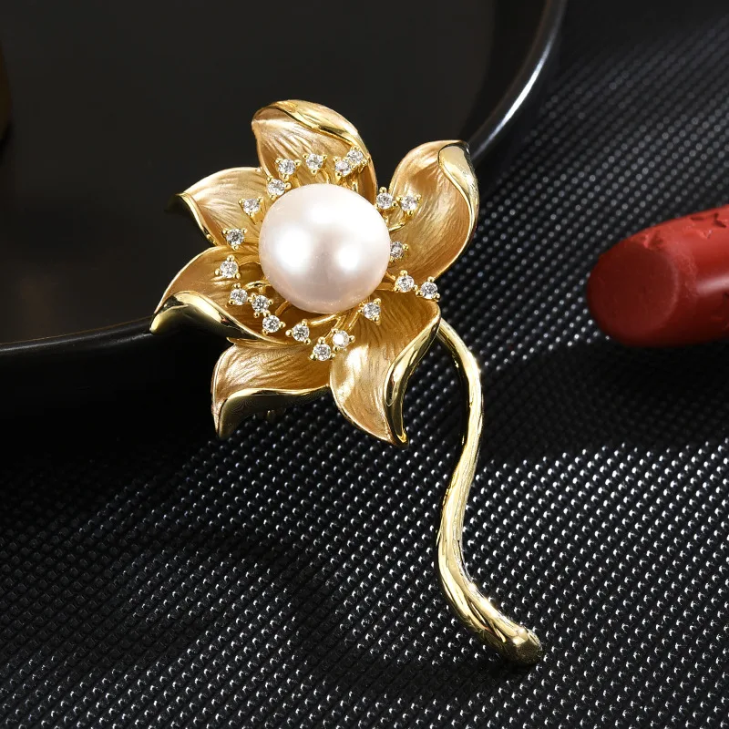 Lucky Bracelet Hand String New National Style Elegant High-Grade Freshwater Pearl Elegant Plain Clean Lotus Brooch Coat Corsage
