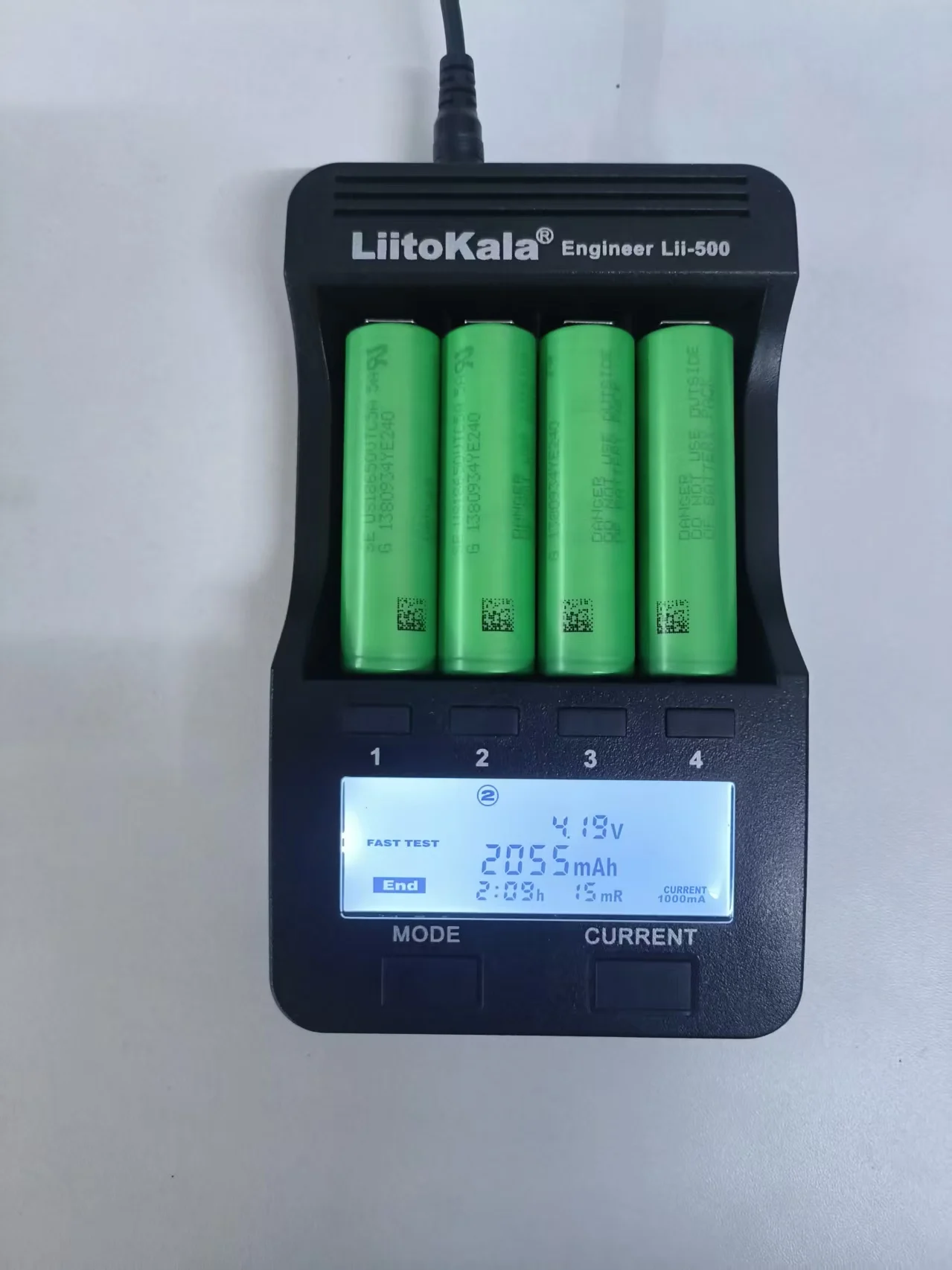 18650 Lithium Battery 3.7V 2000-2100mAh High Current 30A | Model VTC5/C5 | Includes Screwdriver Power Bank