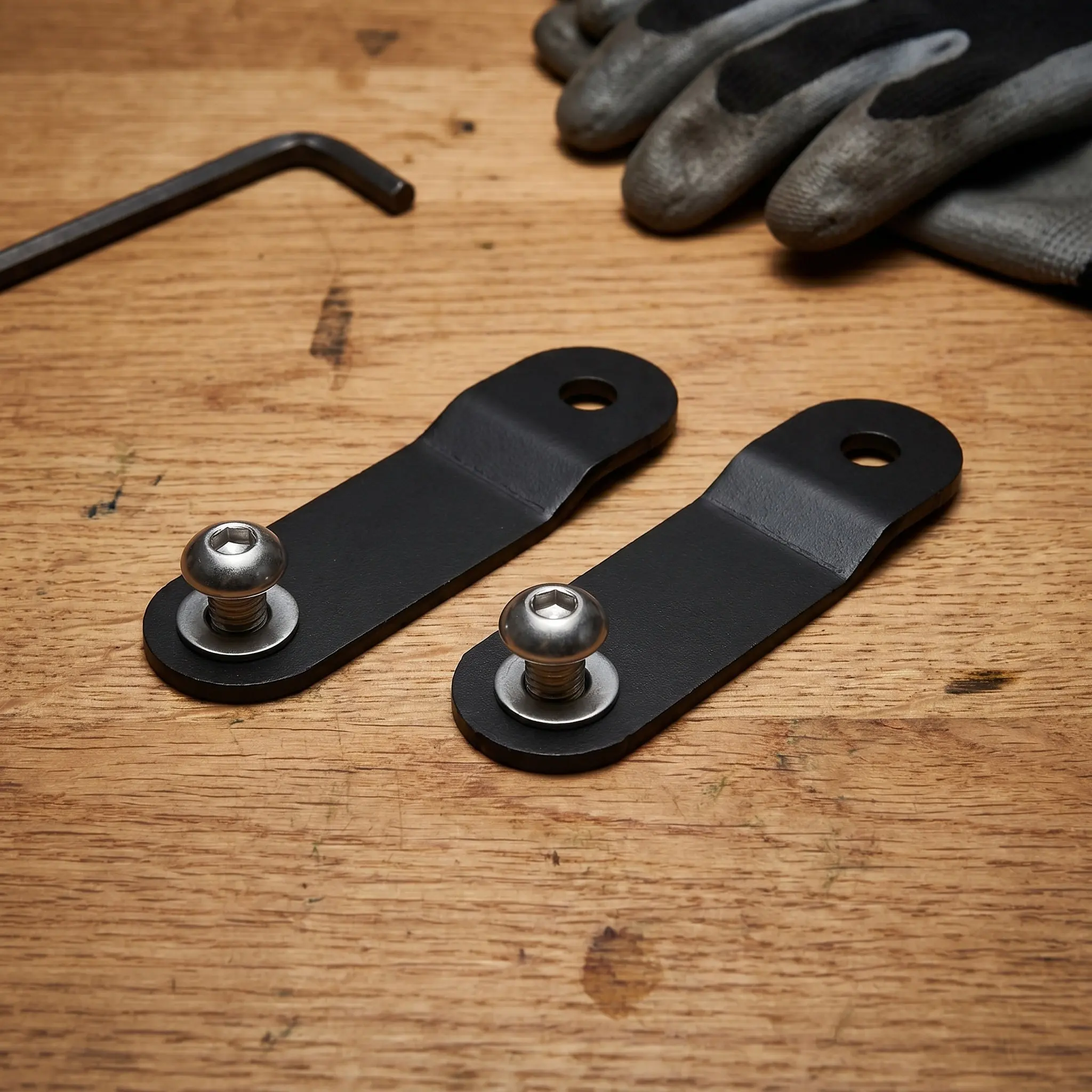 Kit de levage de réservoir de carburant pour moto, 1 paire, matériel de levage de réservoir d'essence, espacement des trous de 65 mm, installation facile, montage sécurisé, compatible