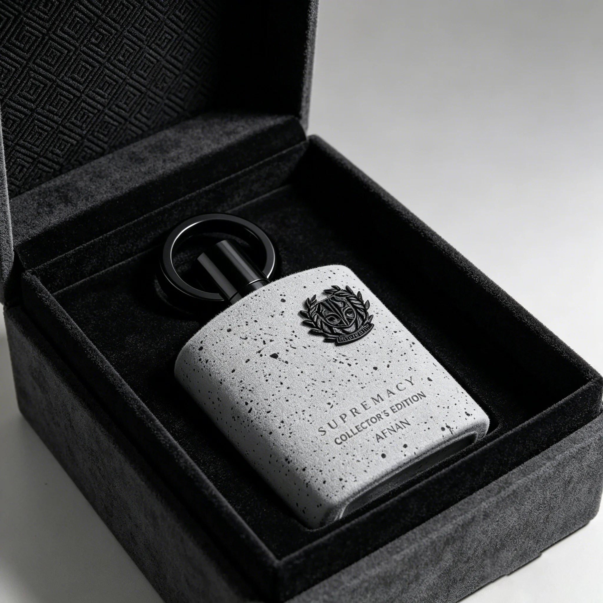 

Masculine Long Lasting Men Perfume Speckled Matte White Bottle Unique Circular Ring Cap Luxury Embossed Gift Packaging For Office Party Travel