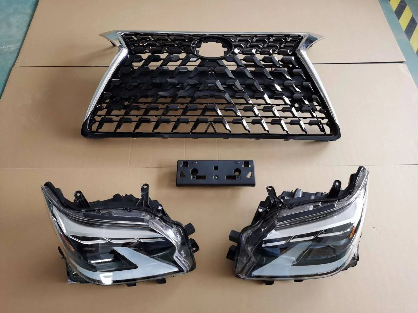 

Old Upgrade to New Front Rear Bumper Body Kits for leux Car Accessories Body Kits 10-19 GX400 GX460 Modified 2020 Grille