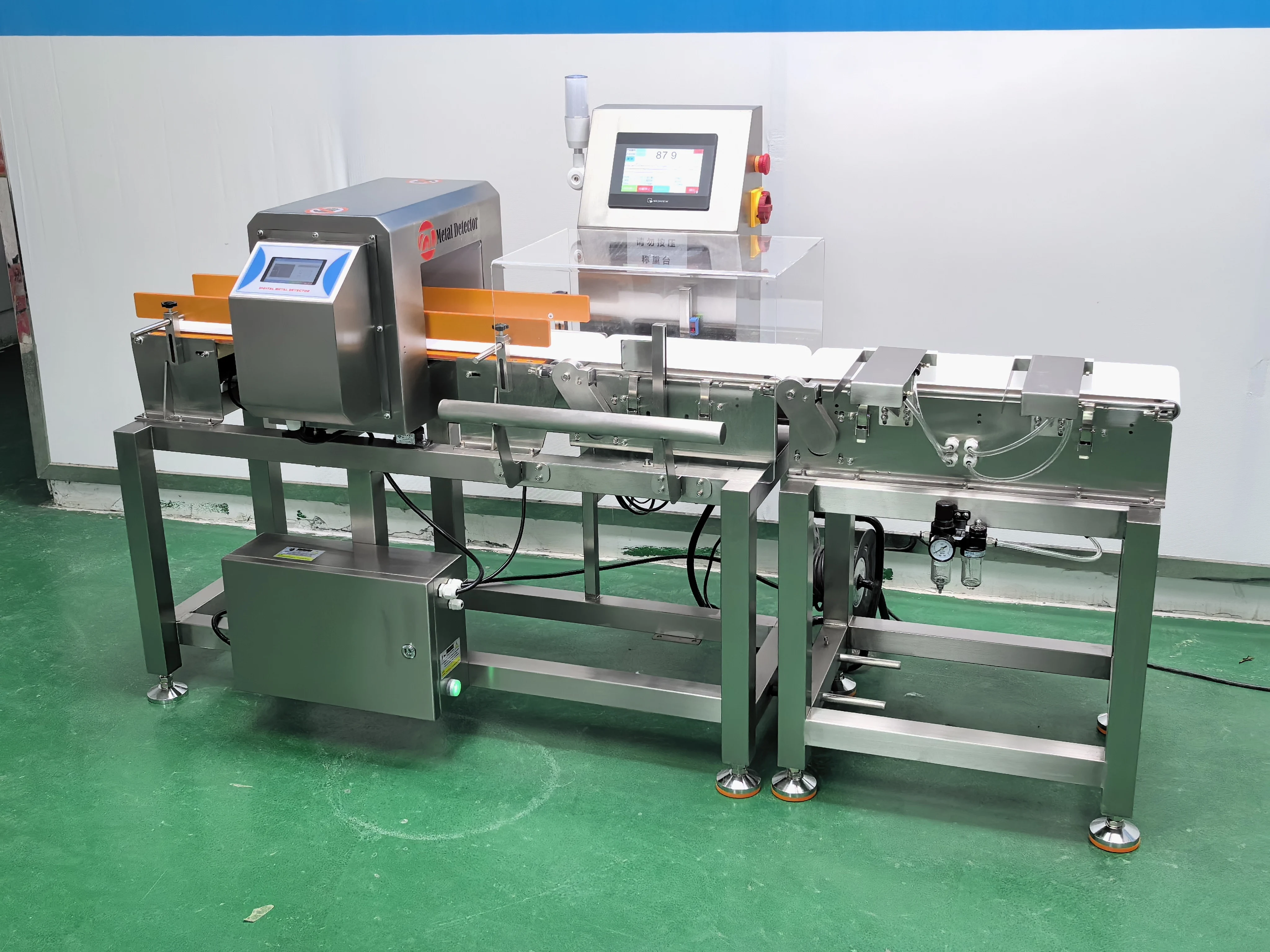 Metal detector automatico a nastro trasportatore e checkweigher per alimenti