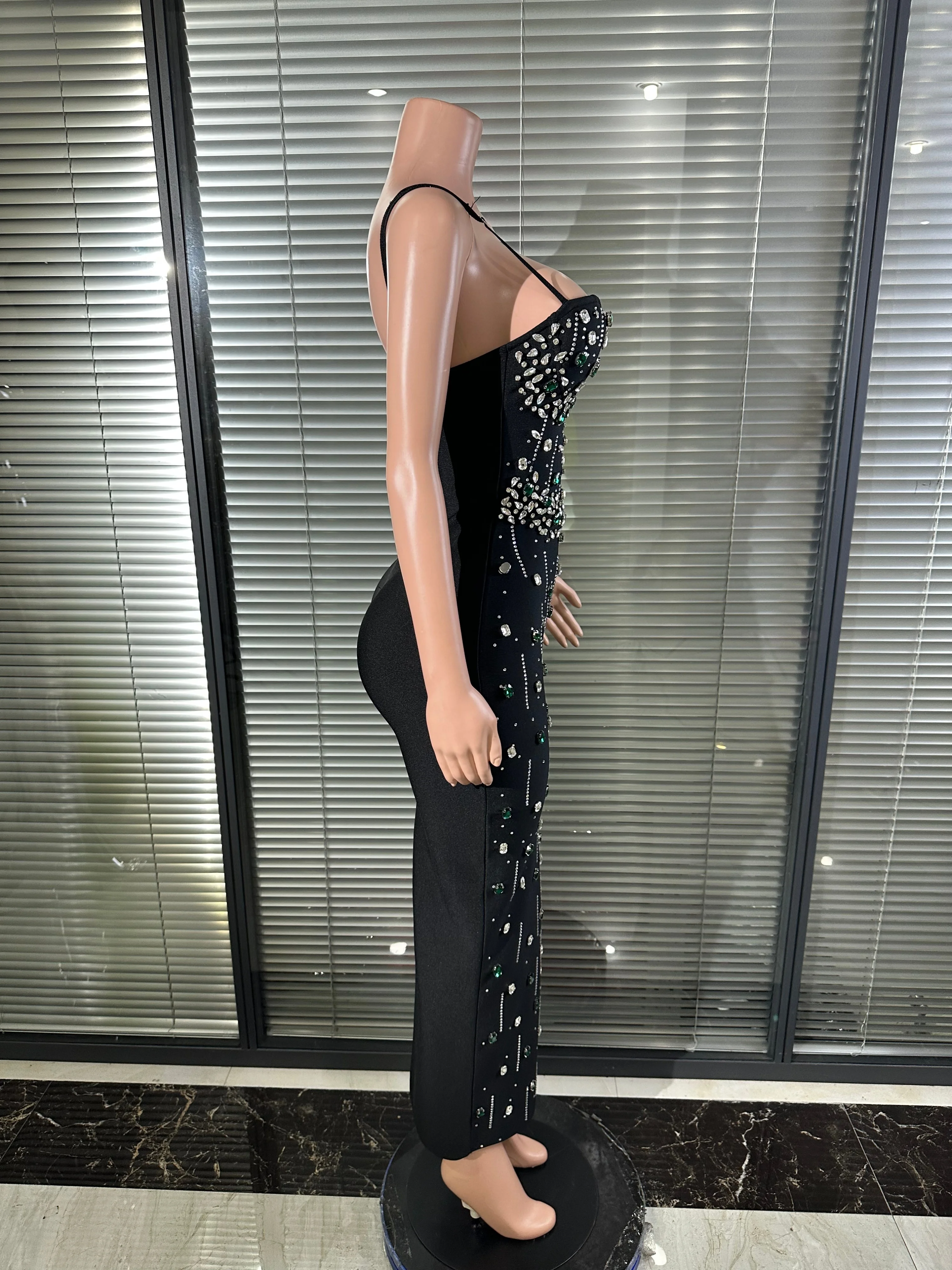 

Luxurious Black Bandage Maxi Dress Women Sexy Spaghetti Strap V Neck Rhinestone Emerald Embellished Bodycon Evening Gala Costume
