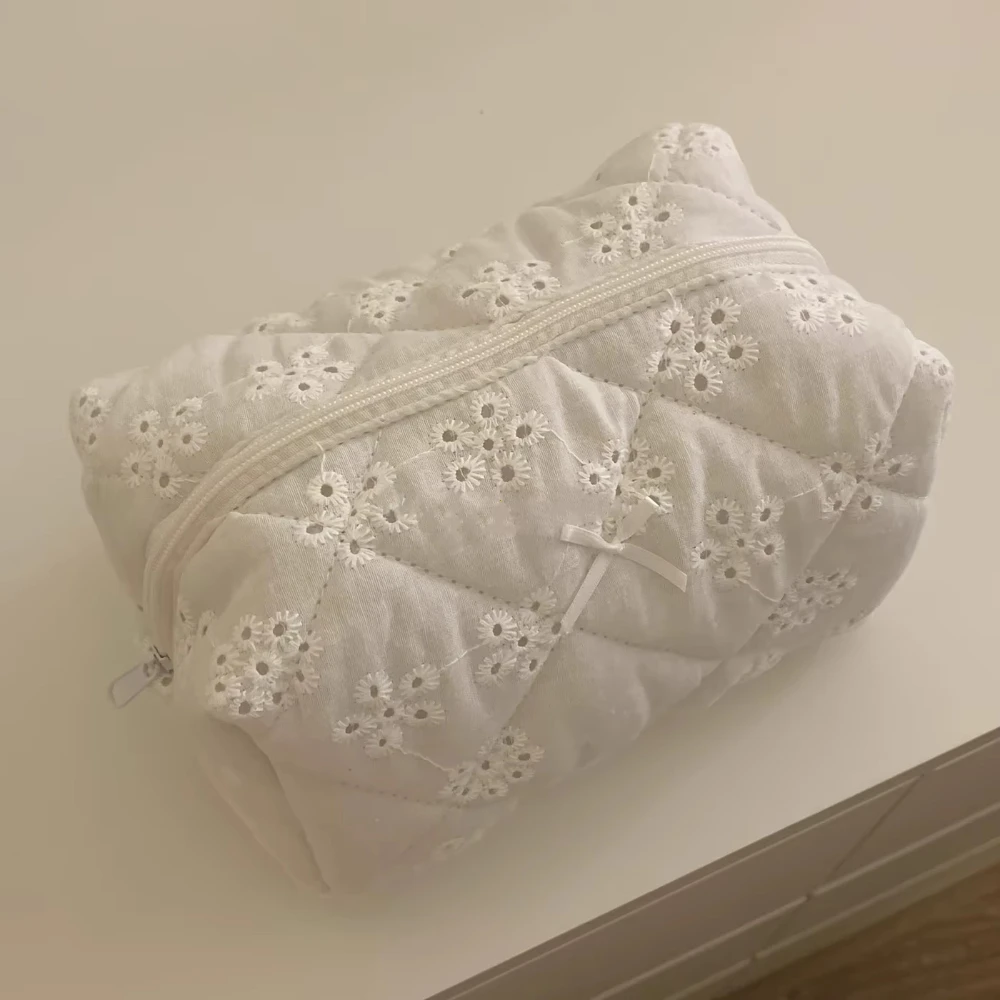 Elegant White Lace Makeup Bag, Quilted Bridal Cosmetic Pouch with Floral Embroidery Bow, Women's Travel Toiletry Gift Cosmetic view 2