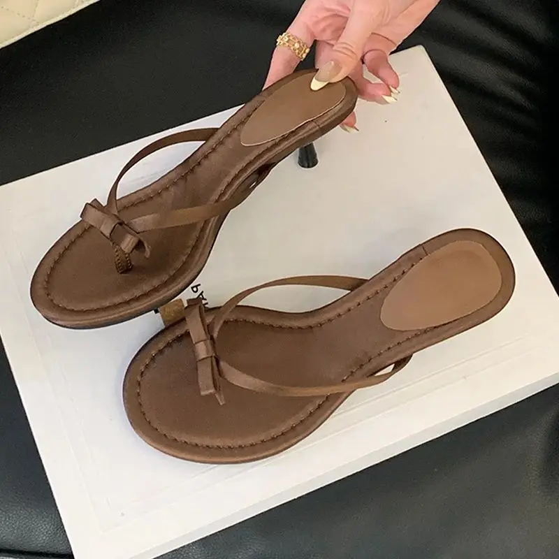 

Summer Slippers Women Bow Satin Round Open Toe Flip Flops Thin Low Heels Shoes Street Style Casual Party Strippers Slides Mules