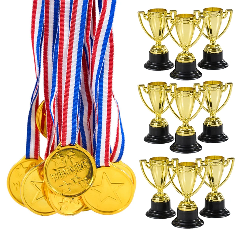 Trofeo de medallas de ganadores de oro de plástico para niños, juego de premios deportivos, juguetes para niños, recuerdos de fiesta de cumpleaños, rellenos de piñata, 10 Uds.