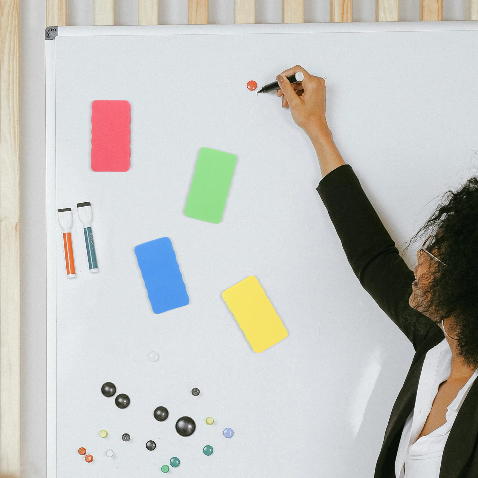 4 قطعة محايات المسح الجاف المغناطيسي السبورة السبورة طقم تنظيف أحمر أصفر أزرق أخضر محايات المجلس للفصول الدراسية مكتب المنزل #1