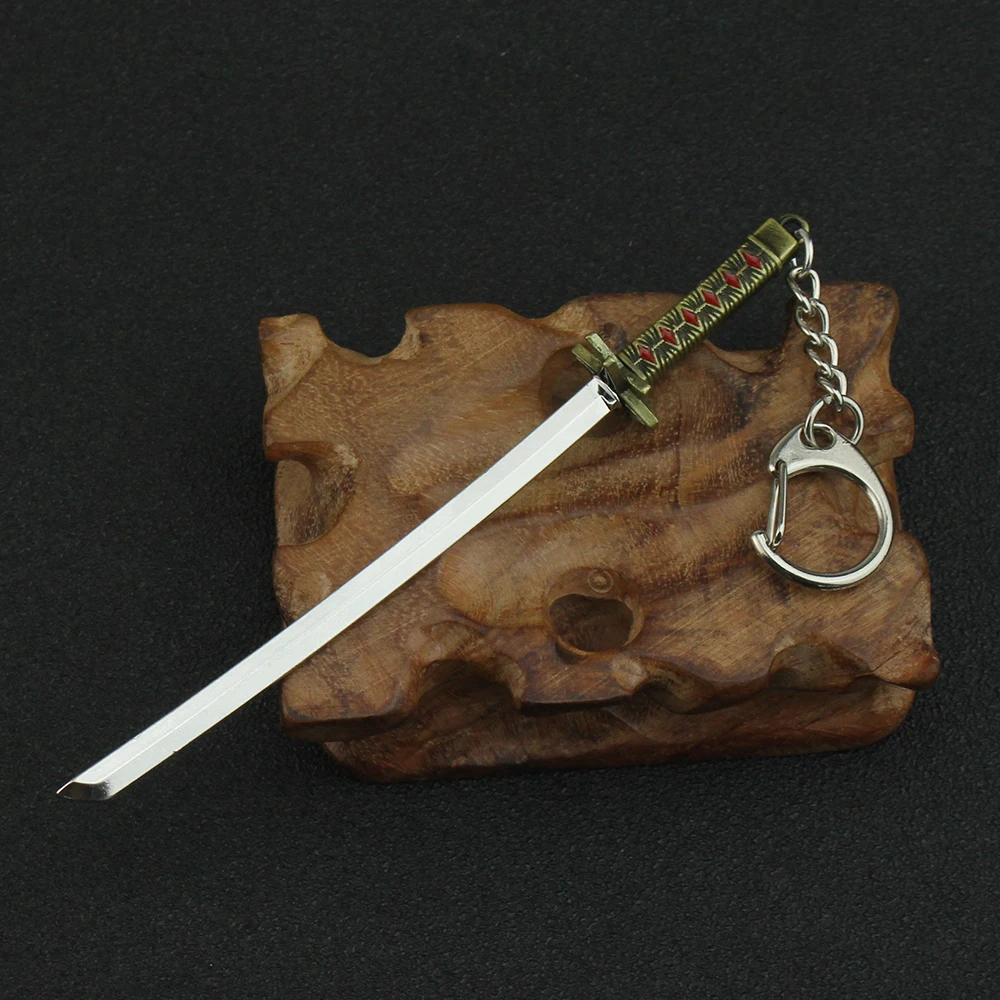 Bleach Key Chain Kurosaki Ichigo Sword Hitsugaya Toushirou Katana Keychain Keyring Anime Weapon Keychains Accessories Toys