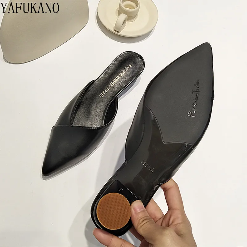 Fashion Brand Design Women Slipper Summer Shoes Ladies Slip On Mules Shoes Pointed Toe Low Heel Sandals Outdoor Casual Slides
