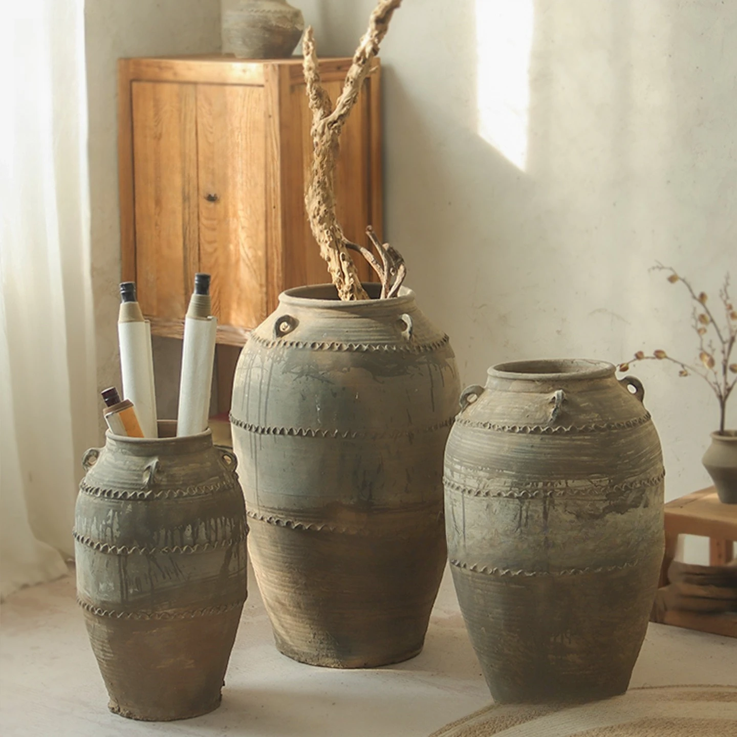 Wabi Sansan antique clay pot large floor-to-ceiling weng vase dried branch vase retro coarse pottery flower pot B & B living roo