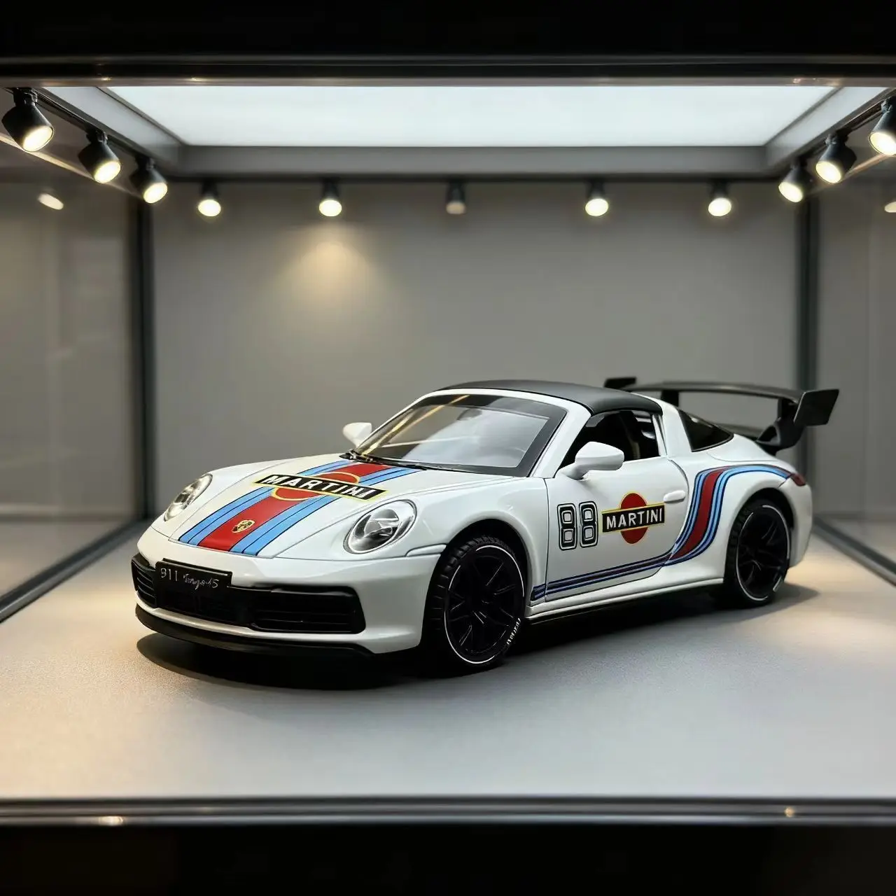 

Металлическая модель спортивного автомобиля MARTINI в масштабе 1:32, оптовая продажа, доставка поштучно