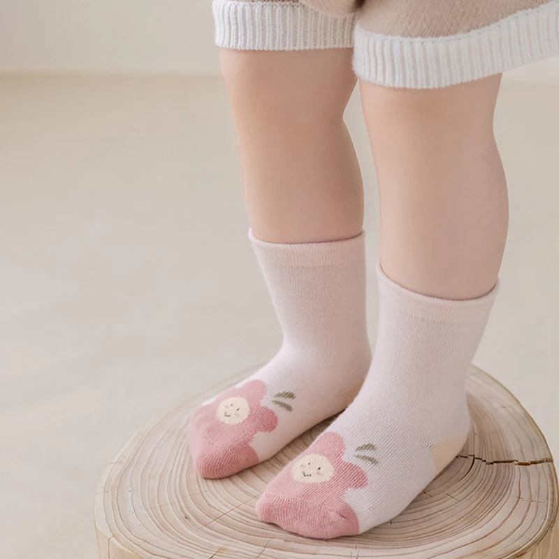 5 Paar Cartoon-Babysocken aus weicher Baumwolle, mittelhohe Socken, atmungsaktive Kleinkindsocken für Jungen und Mädchen, für den täglichen Gebrauch, lässige Kindersocken – Detail 1
