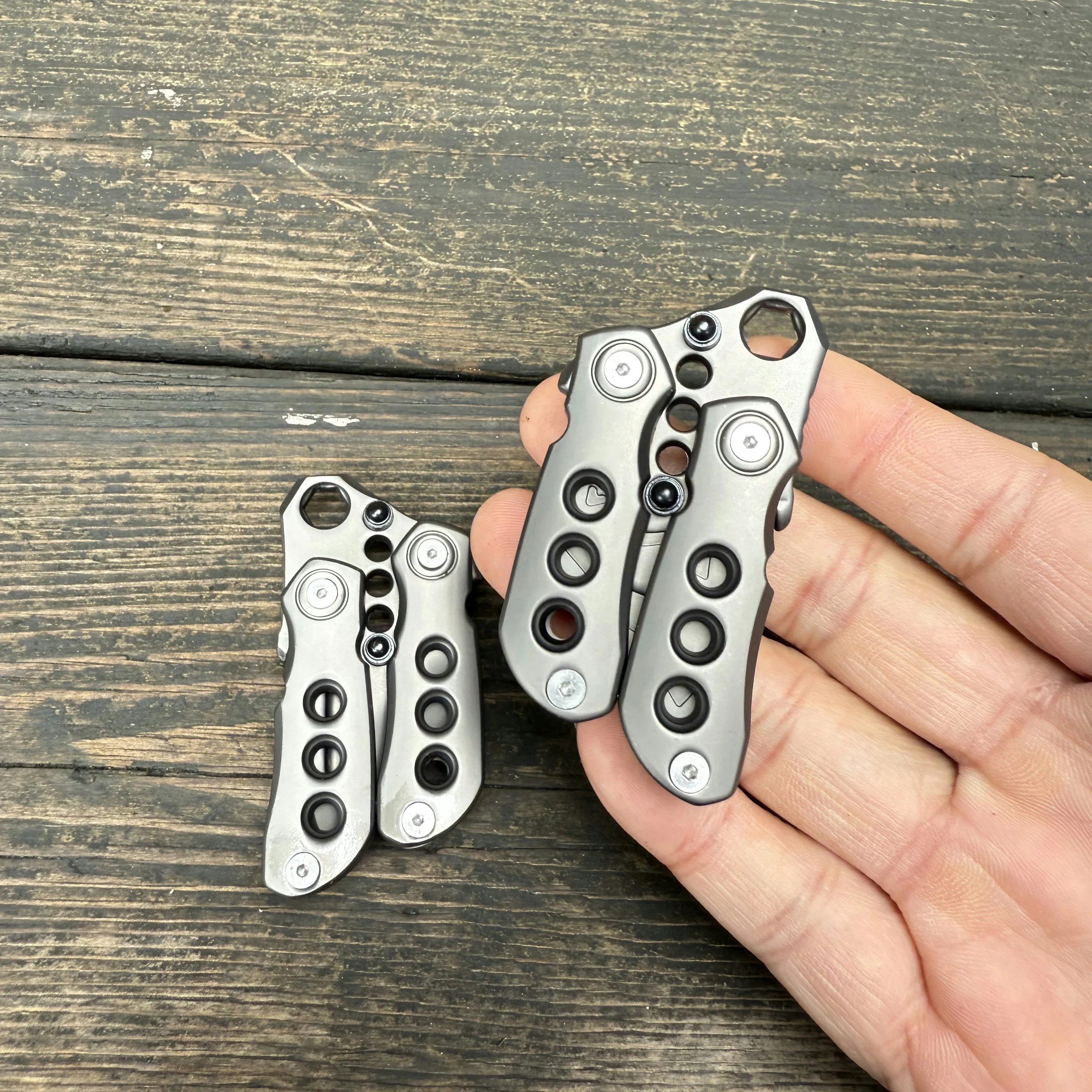 Magnetische Fidget-Münze EDC Erwachsenen-Dekompressionsspielzeug Angst- und Stressabbau Multifunktionaler Crowbar Fidget Slider Spinner Geschenk – Detail 7