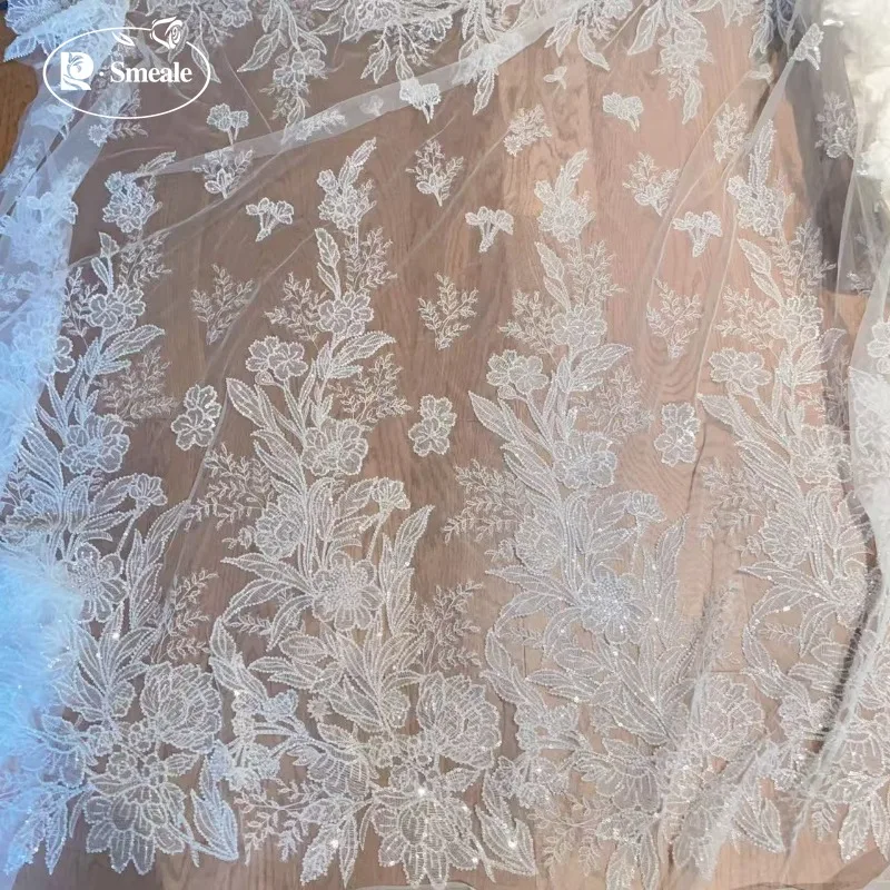 Fischerei-Linien-Stickerei mit Perlen und Pailletten für Hochzeitskleider-Spitzenstoff. DIY-Nähstoff. – Detail 2