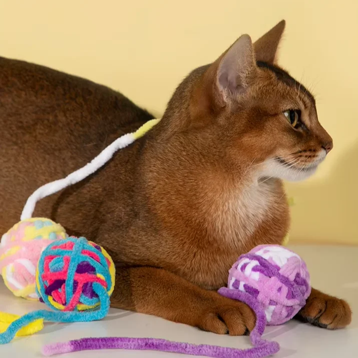 

Eco-Friendly Cat Toy Wool Ball Teaser Wand for Self-Entertainment Boredom Relief Kitten Bell Ball Chew-Resistant Cat