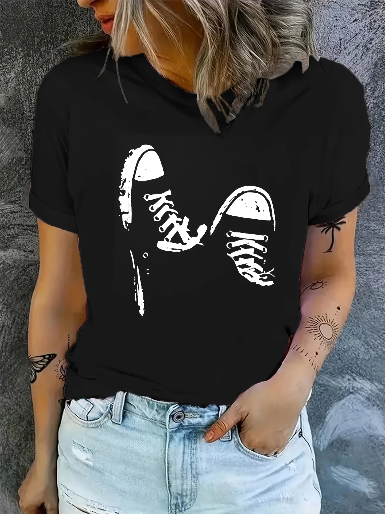 Unisex T‑shirt Vintage Sneaker Shoes Graphic Tee Crew Neck Short Sleeve Distressed Sketch Footwear Print Casual Streetwear Top