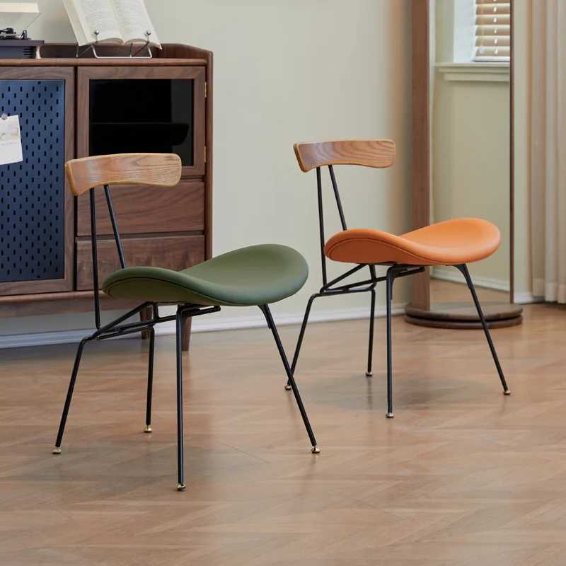 الشمال مصمم الترفيه مسند الظهر كرسي خشب متين خمر الحديد الفاخرة النمل الطعام كرسي النمط الصناعي مقعد جلدي الأثاث