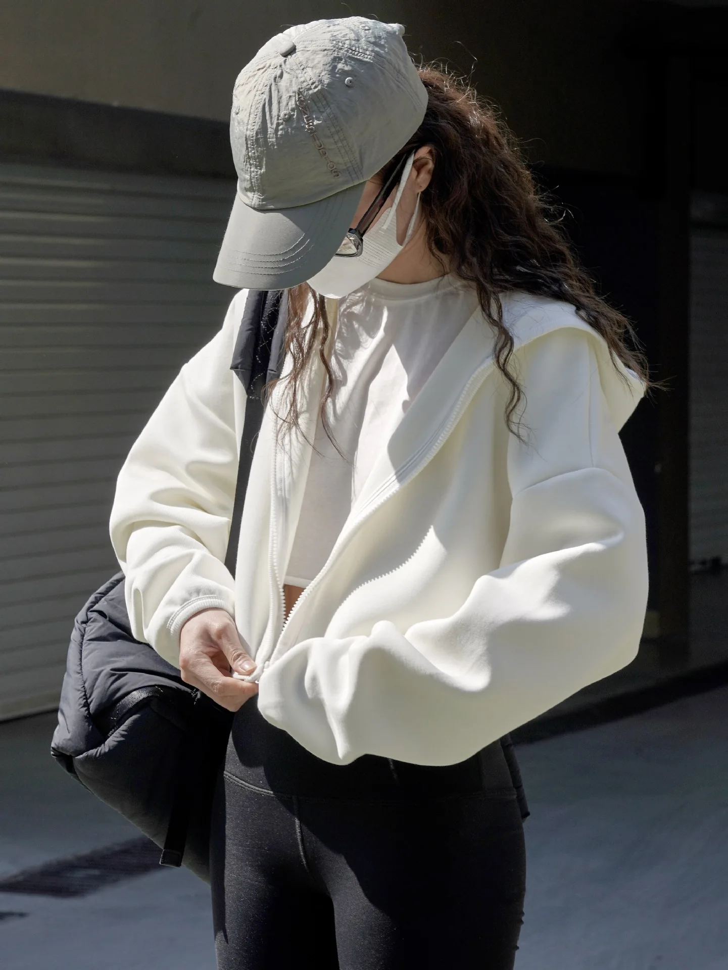 Spring and Summer Women\'s Casual Solid Loose Short Hooded Sweatshirt
