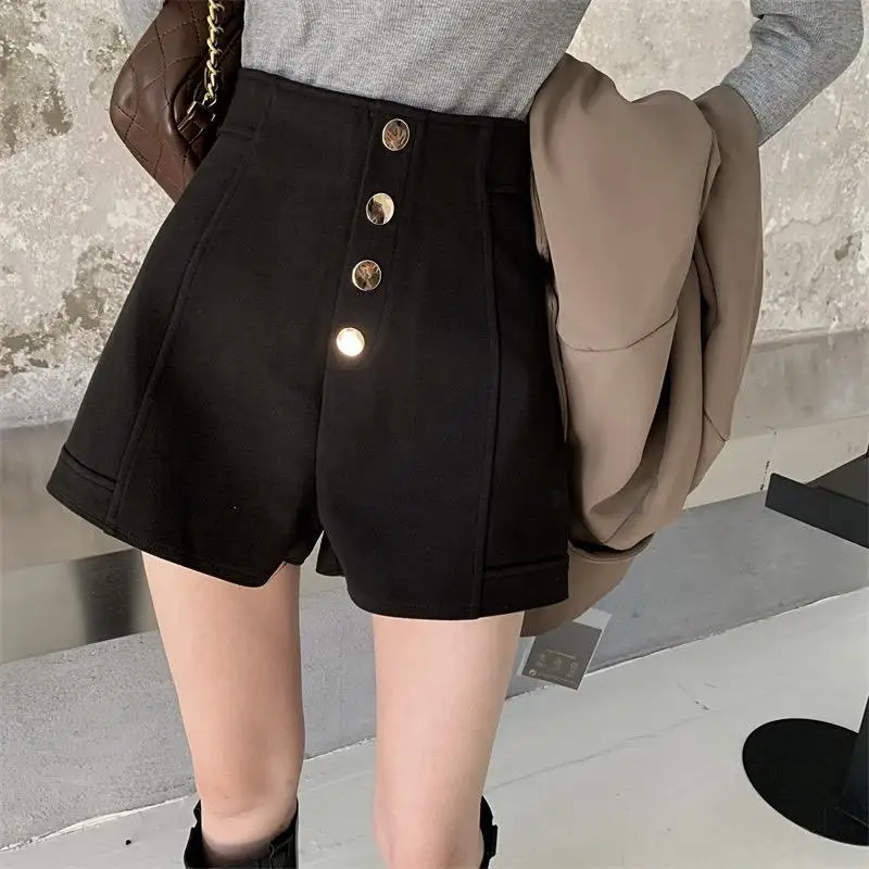 شورت أسود مجموعة جديدة لربيع وصيف واسعة الساق عالية الخصر تصميم متعدد الاستخدامات السراويل الساخنة غير الرسمية