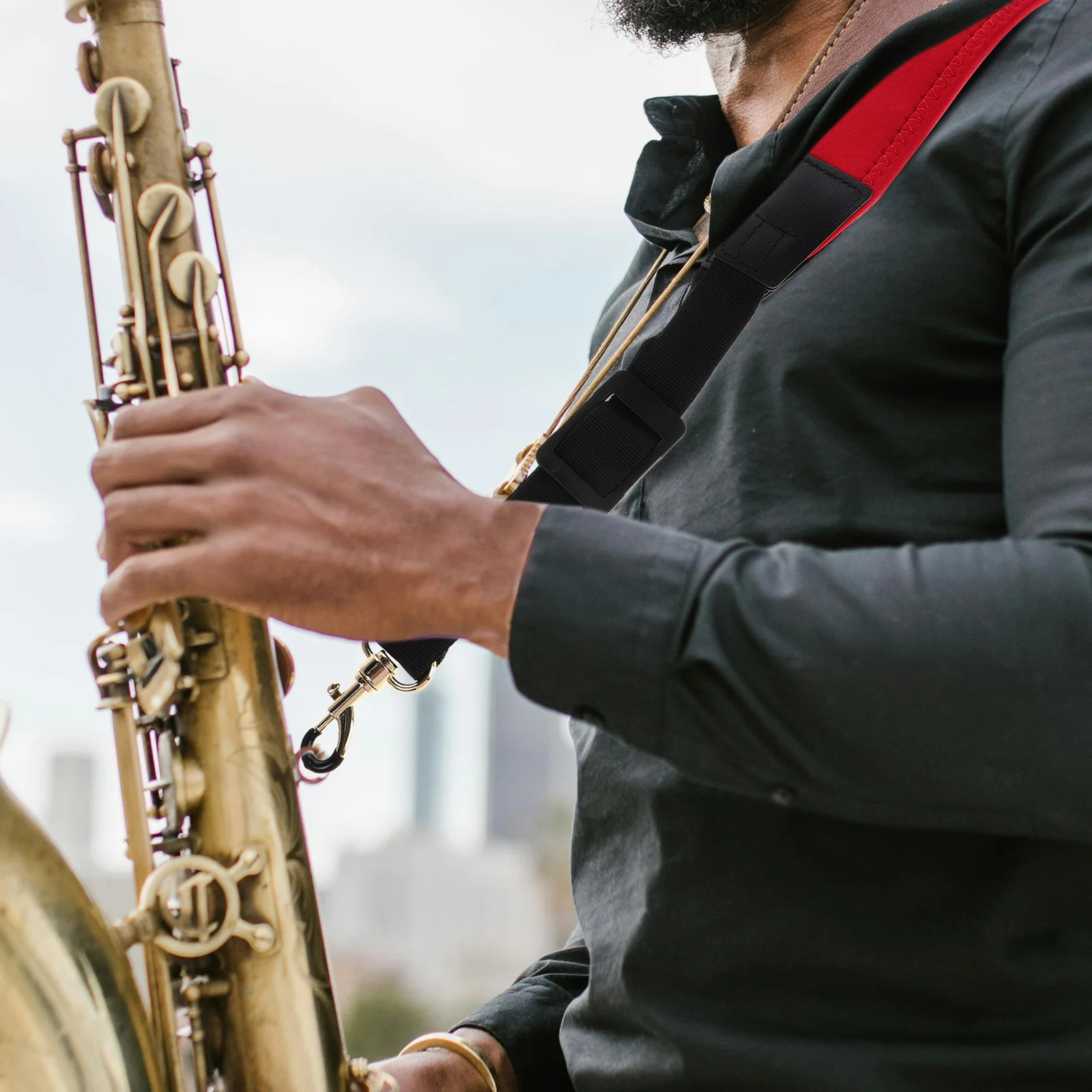 

Universal Adjustable Saxophone Strap Ergonomic Design Durable Polyester Compatible with Alto Tenor Baritone Quick Attachment