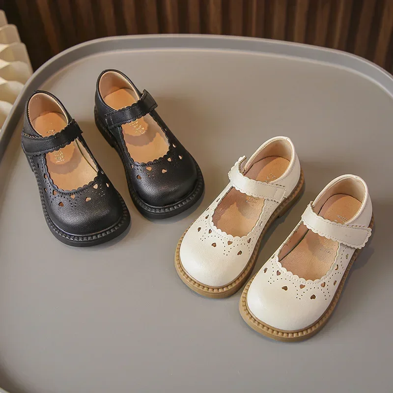 2025 New Girls Leather Shoes Spring Autumn Fashion Kids Mary Janes with Cut-outs Heart Princess Children Dress Shoes Soft Chic