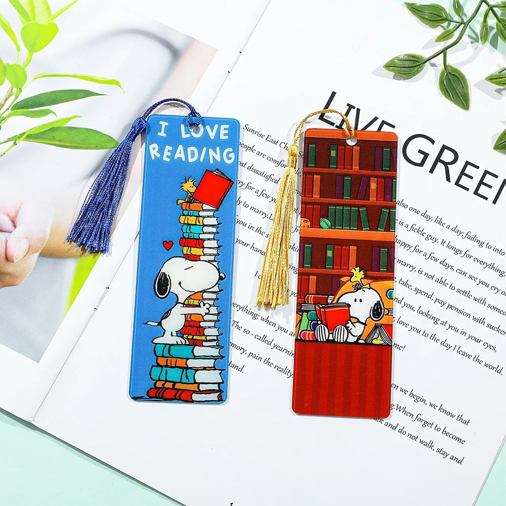 1 unidade Marcador de Livro de Acrílico Snoopy Fofo com Borla para Coleção de Fãs de Anime, Presente de Feriado, Marcador de Leitura, Papelaria
