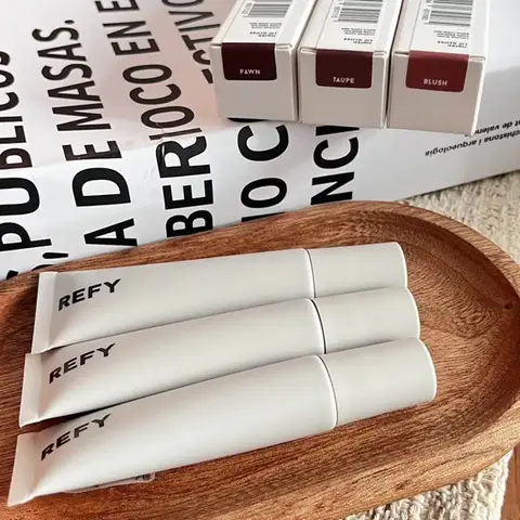 Hot Brand REFY Alcohol-free Lip Gloss with High Gloss Mirror Finish Moisturizing and Non Sticky Nourishing Lips Mild Cosmetics
