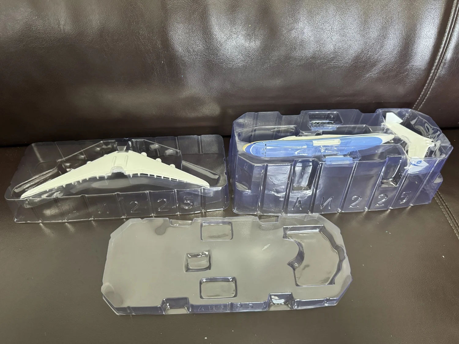 مقياس الطائرات 20 سنتيمتر أوكرانيا أنتونوف AN225 Mriya نموذج طائرة النقل 1:400 مقياس معدني طبق الاصل مقصورة الطائرات يمكن فتحها