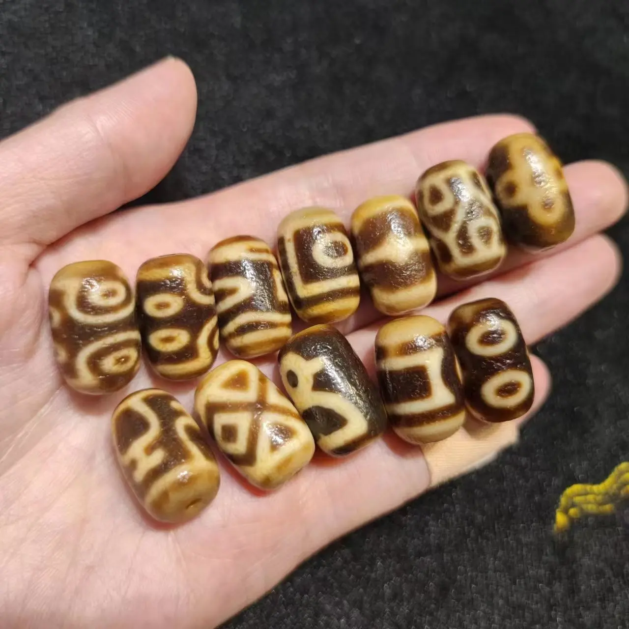 

1pcs/lot natural multi-pattern old agate dzi Yellow teeth Barrel beads 21*13mm Ethnography Weathering lines Accessories Handmade