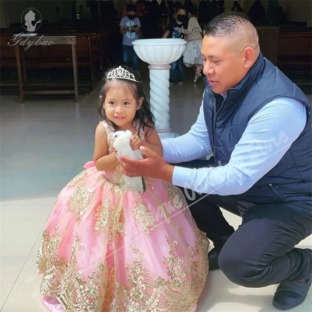 فستان فتاة الزهور الوردي مزين بالدانتيل الذهبي بدون أكمام على طراز الأميرة لعيد الميلاد وحفلات المعمودية