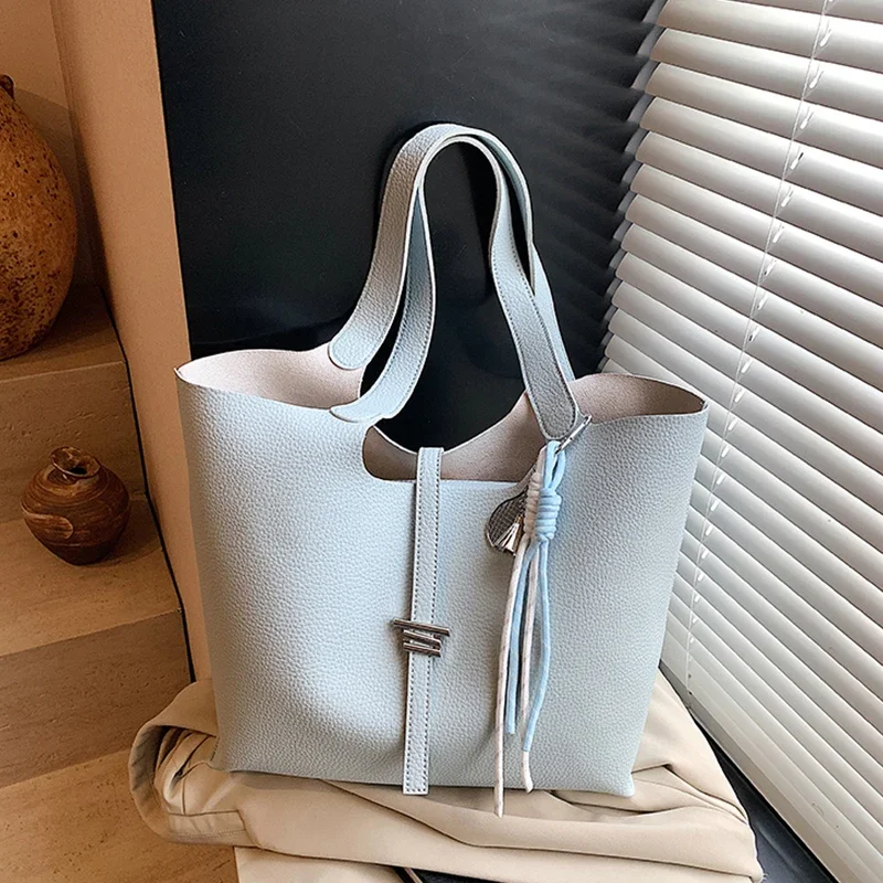 

High Grade Sense Women Commuter Shoulder Bags 2025 New Versatile Shopping Tote Bag Female Daily Out Bucket Handbags
