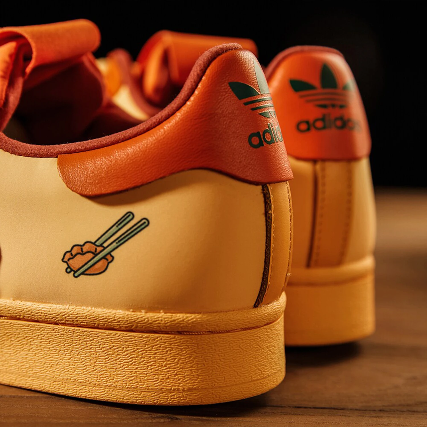 حذاء Adidas الأصلي SUPERSTAR ذو العلامة التجارية Rabbit Year للرجال والنساء بمقدمة صدفية ID9475