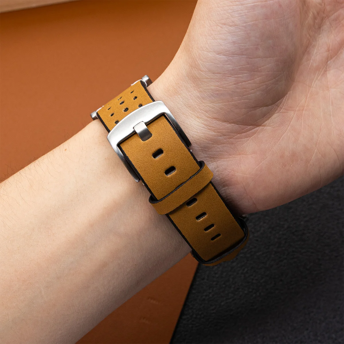 Breathable Leather Band for Gramin Watch Fenix 8/7/7X Correas Band Available Black Brown Unisex Watchbands Accessories 22 26mm