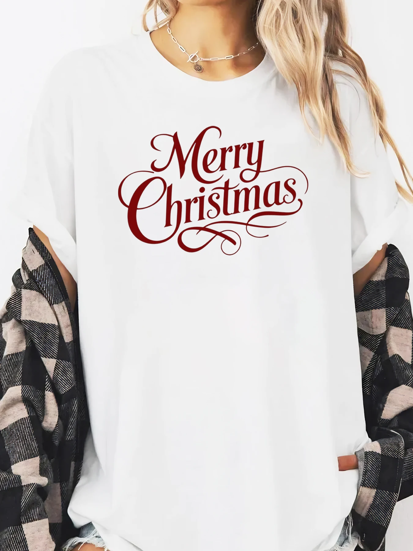 عيد ميلاد سعيد طباعة النصي عطلة طويلة الأكمام المحملة المرأة عارضة ارتداء الأبيض زائد الحجم