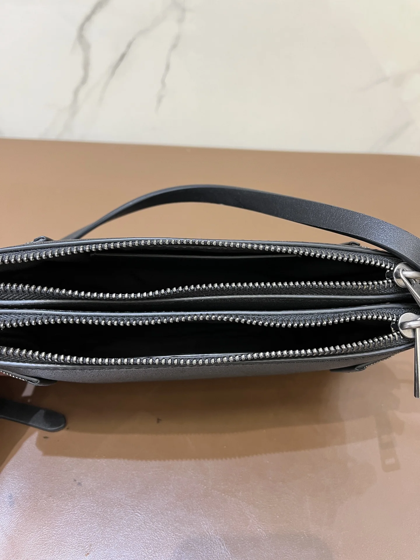 New Autumn/Winter High-Quality Fashionable Casual Lambskin Bag  Color: Black Size: 22 x 12