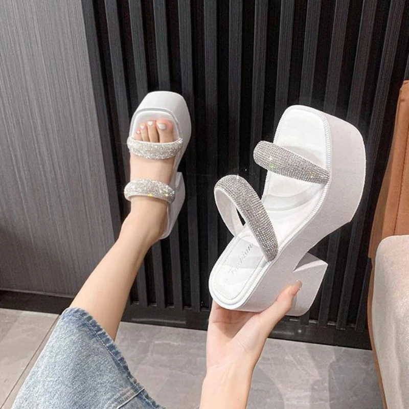 2026 New Thick-soled Wedges Waterproof Platform Slippers Fashion diamond Height-increasing Flip-flops 10.5cm Sponge Sole Sandals