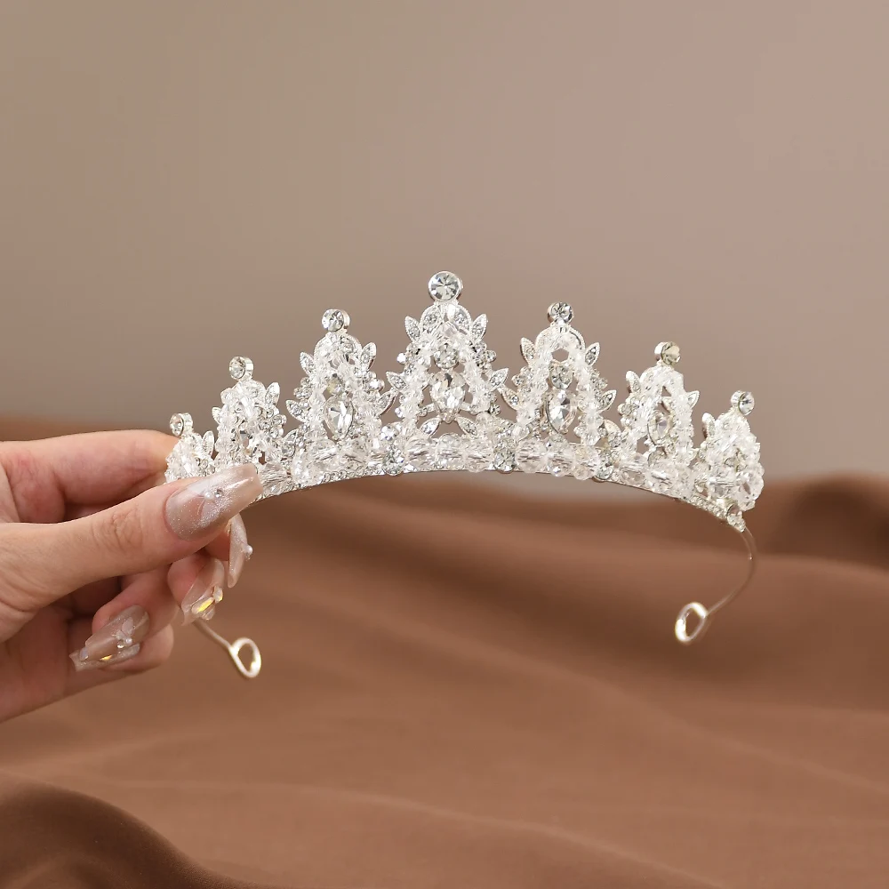 Copricapo a corona per bambini 2024 Nuovo strass fatto a mano Tiara Accessori per abiti da spettacolo di compleanno Accessori per capelli