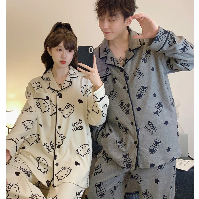 ชุดนอนคู่รักลายเฮลโลคิตตี้ใหม่ ซานริโอ้ ลายแมวและปลา สำหรับฤดูใบไม้ผลิและฤดูใบไม้ร่วง ลายการ์ตูน แขนยาว กางเกงขายาว ชุดนอนนักเรียน ชุดนอนใส่บ้าน