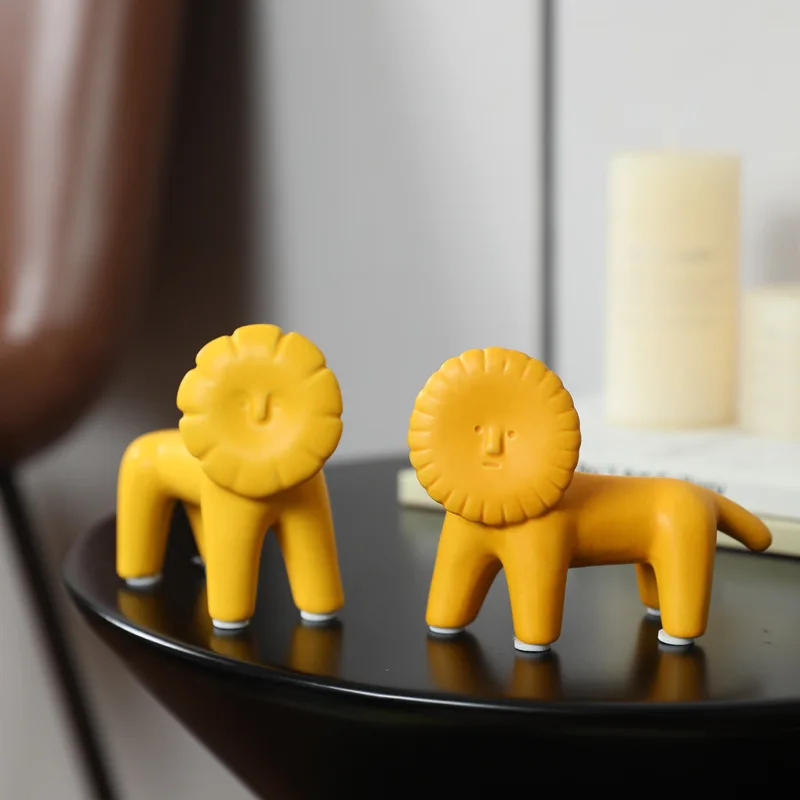 Creative Cute Lion Ceramic Ornament, Living Room TV Cabinet Office Desktop Home Modern Soft Decoration  Home Accessories